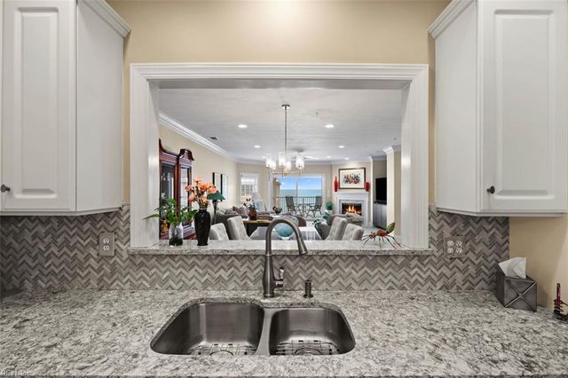 2421 Ocean Shore Cres Apt 402, Virginia Beach, VA 23451