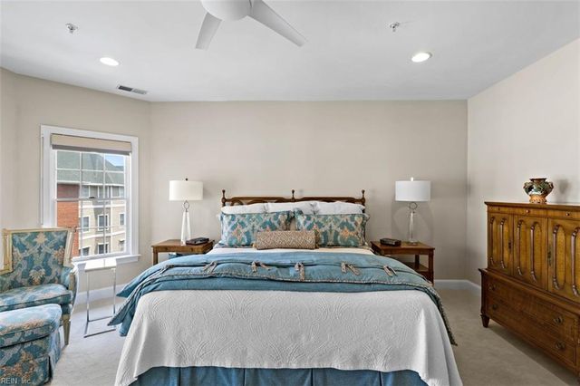 2421 Ocean Shore Cres Apt 402, Virginia Beach, VA 23451