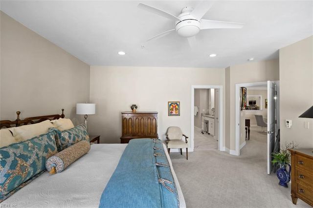 2421 Ocean Shore Cres Apt 402, Virginia Beach, VA 23451