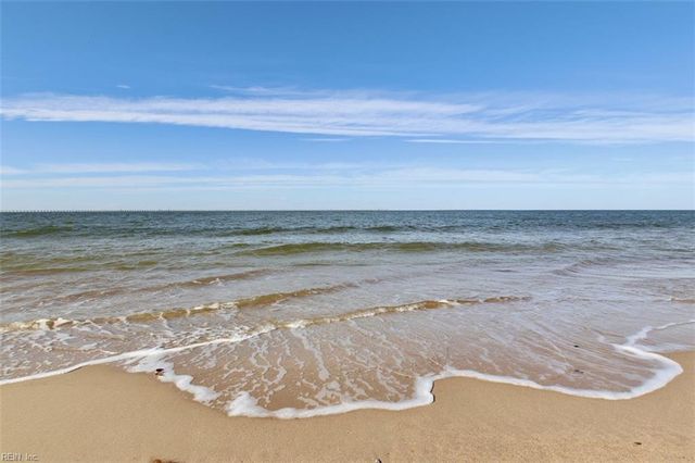 2421 Ocean Shore Cres Apt 402, Virginia Beach, VA 23451