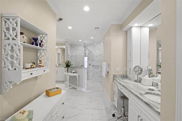 2421 Ocean Shore Cres Apt 402, Virginia Beach, VA 23451