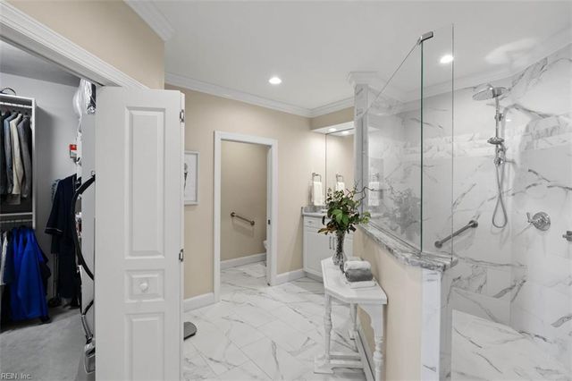 2421 Ocean Shore Cres Apt 402, Virginia Beach, VA 23451