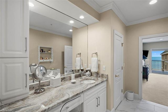 2421 Ocean Shore Cres Apt 402, Virginia Beach, VA 23451