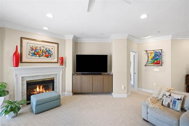 2421 Ocean Shore Cres Apt 402, Virginia Beach, VA 23451