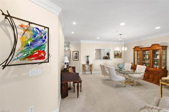 2421 Ocean Shore Cres Apt 402, Virginia Beach, VA 23451
