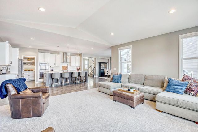 15536 Hampshire Lane, Savage, MN 55378