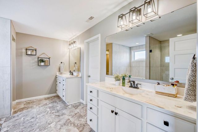 15536 Hampshire Lane, Savage, MN 55378