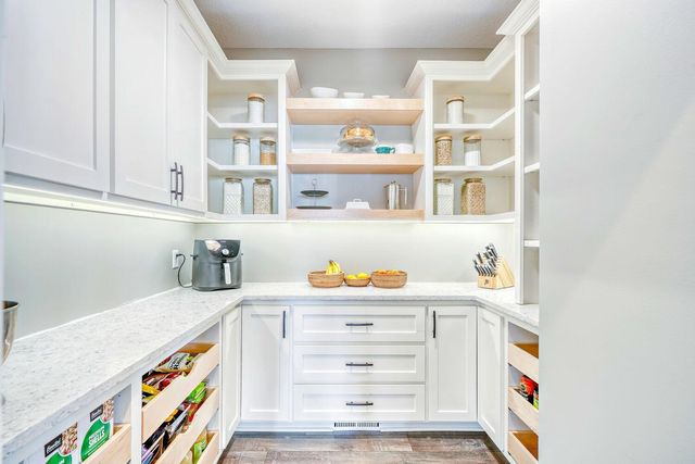 15536 Hampshire Lane, Savage, MN 55378