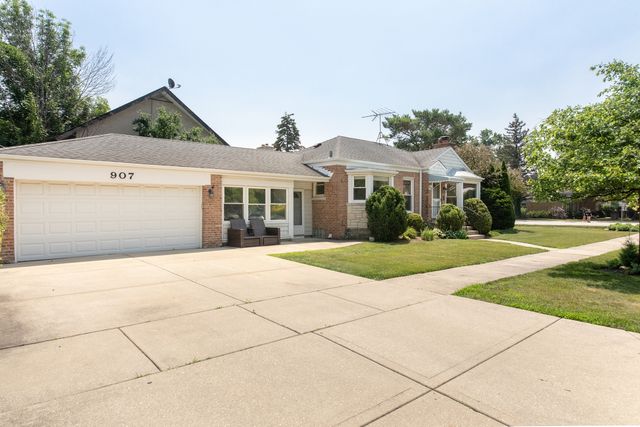 907 Wilkinson Parkway, Park Ridge, IL 60068