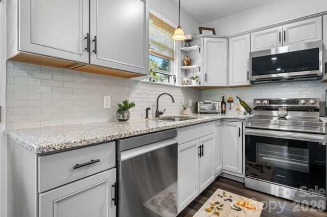 244 Holly Street, Hudson, NC 28638