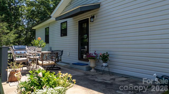 244 Holly Street, Hudson, NC 28638