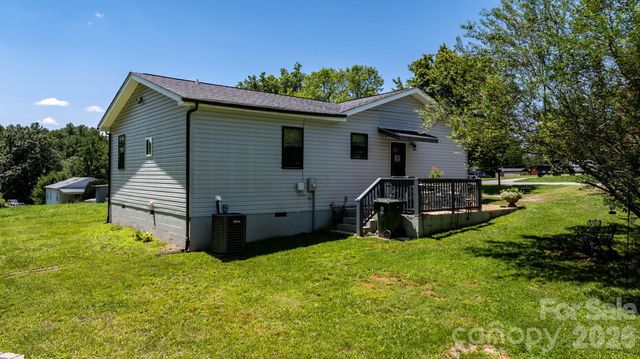 244 Holly Street, Hudson, NC 28638