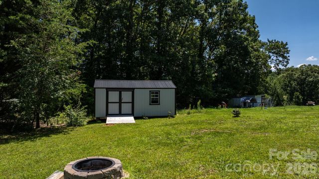 244 Holly Street, Hudson, NC 28638