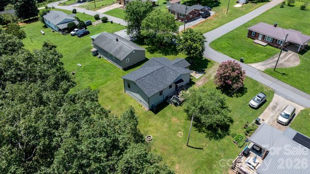 244 Holly Street, Hudson, NC 28638