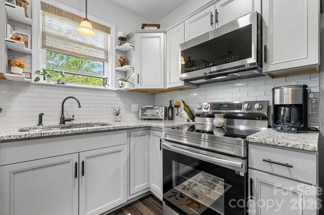 244 Holly Street, Hudson, NC 28638
