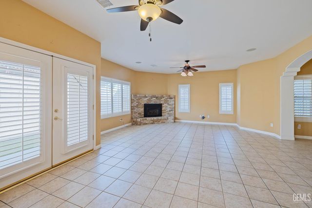 8602 Bolsena Lane, Bakersfield, CA 93312