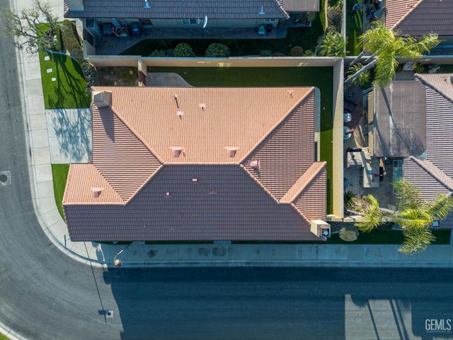 8602 Bolsena Lane, Bakersfield, CA 93312