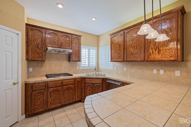 8602 Bolsena Lane, Bakersfield, CA 93312