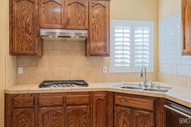 8602 Bolsena Lane, Bakersfield, CA 93312