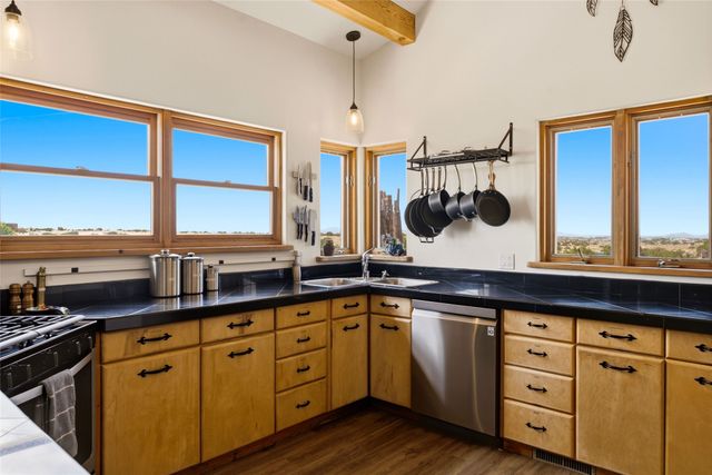 10 Prairie Vista Road, Santa Fe, NM 87508