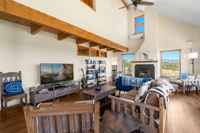 10 Prairie Vista Road, Santa Fe, NM 87508