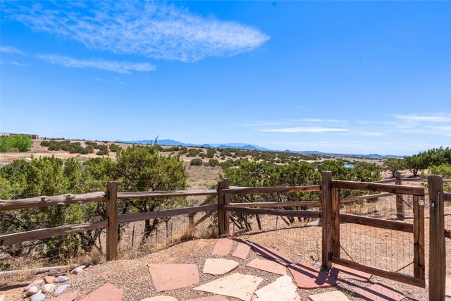 10 Prairie Vista Road, Santa Fe, NM 87508