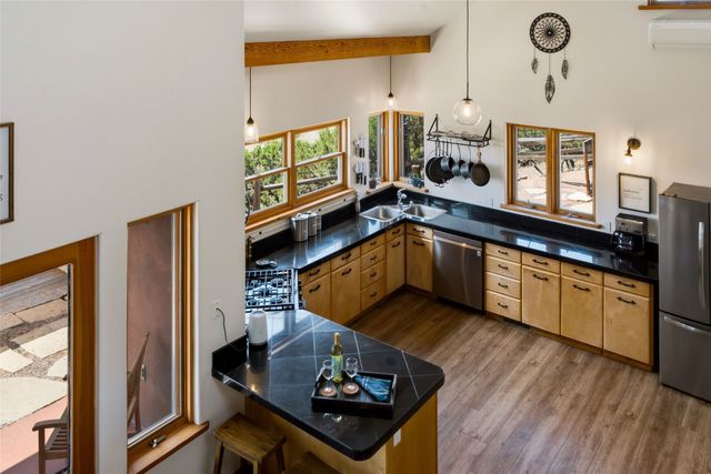 10 Prairie Vista Road, Santa Fe, NM 87508