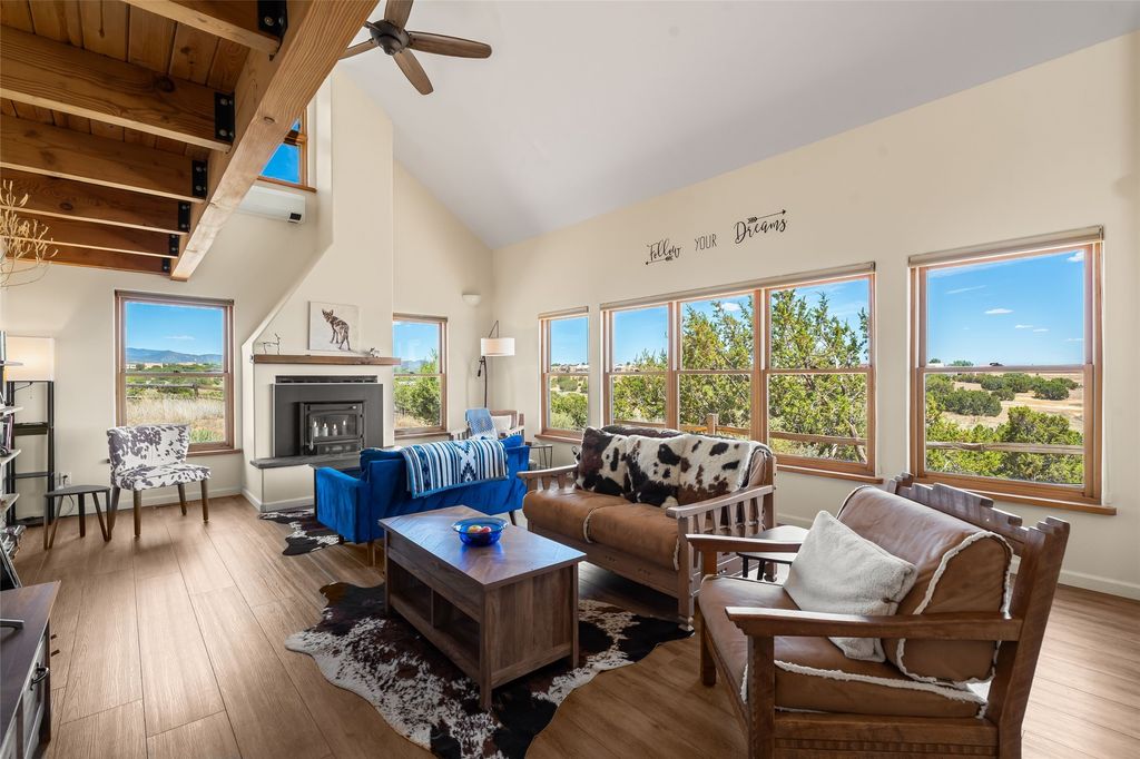 10 Prairie Vista Road, Santa Fe, NM 87508