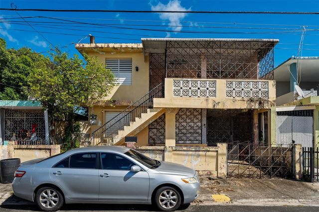 H4 CALLE CAOBA, Carolina, PR 00984