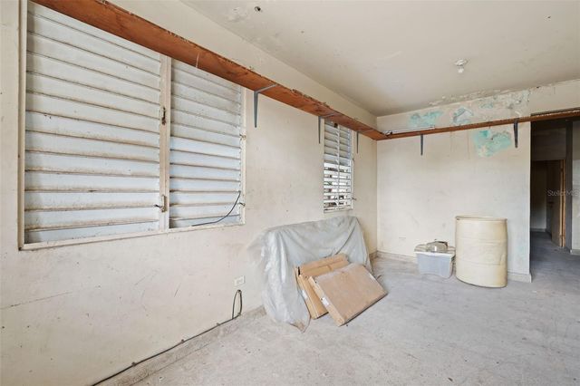 H4 CALLE CAOBA, Carolina, PR 00984