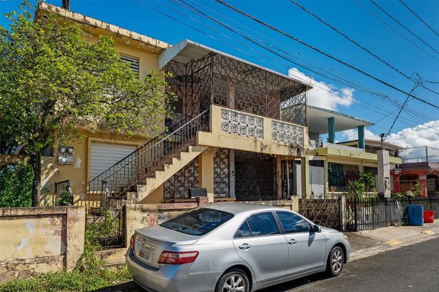 H4 CALLE CAOBA, Carolina, PR 00984