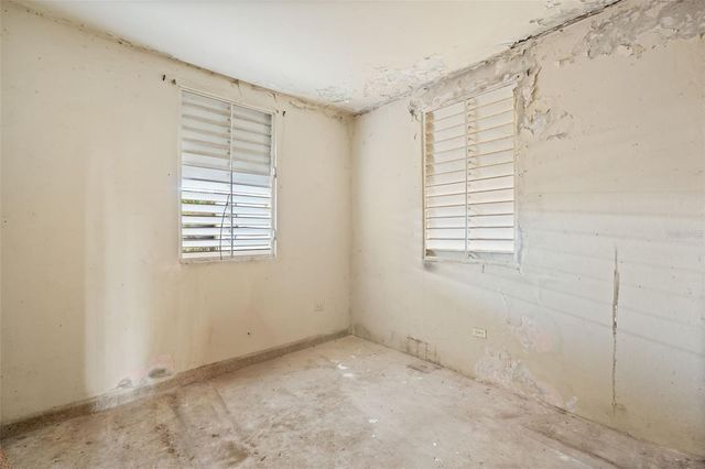 H4 CALLE CAOBA, Carolina, PR 00984