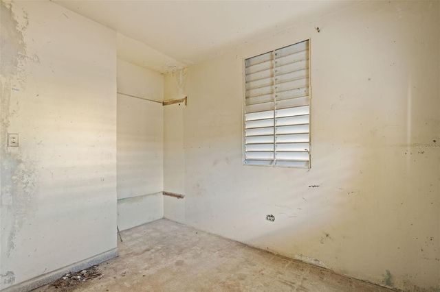 H4 CALLE CAOBA, Carolina, PR 00984