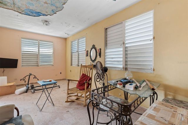 H4 CALLE CAOBA, Carolina, PR 00984