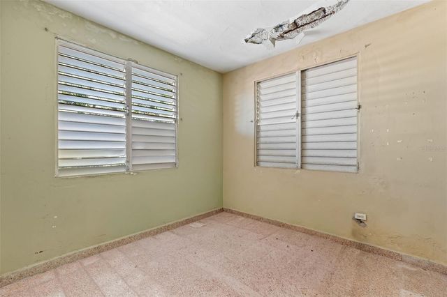 H4 CALLE CAOBA, Carolina, PR 00984