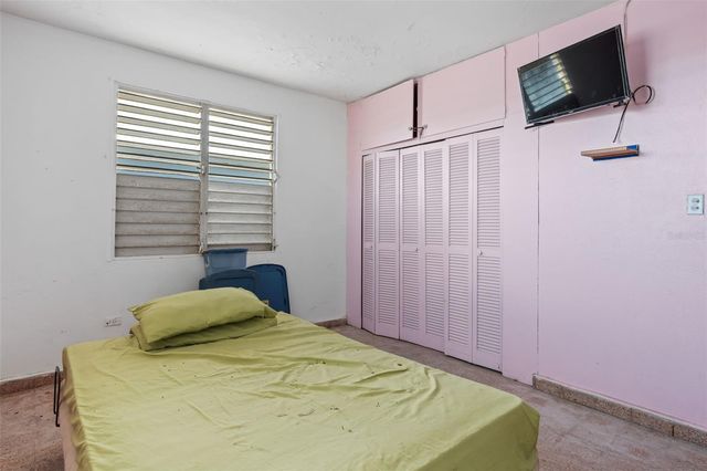 H4 CALLE CAOBA, Carolina, PR 00984