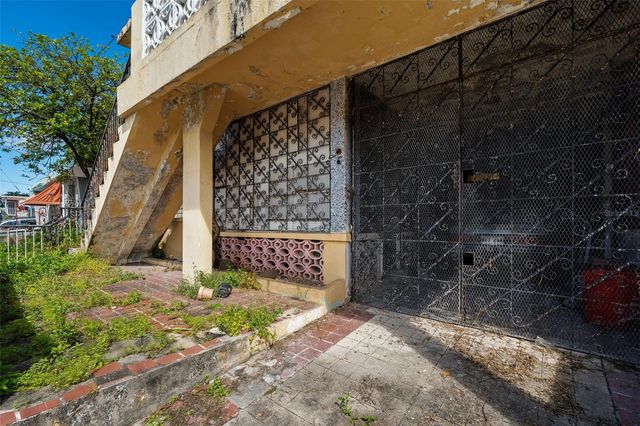 H4 CALLE CAOBA, Carolina, PR 00984