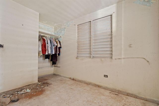 H4 CALLE CAOBA, Carolina, PR 00984