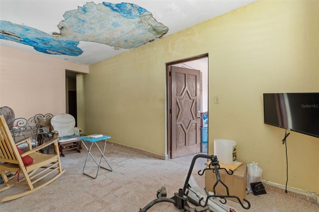 H4 CALLE CAOBA, Carolina, PR 00984