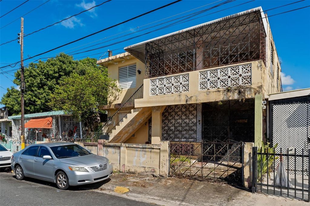 H4 CALLE CAOBA, Carolina, PR 00984