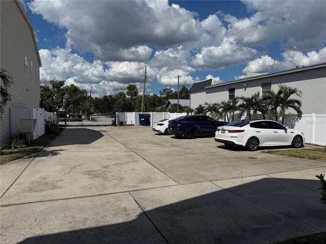 2900 W AZEELE STREET M, Tampa, FL 33609
