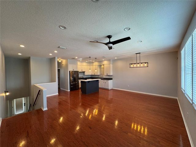 2900 W AZEELE STREET M, Tampa, FL 33609