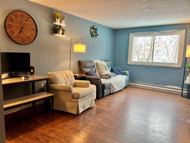 206 Calef Road, Manchester, NH 03103