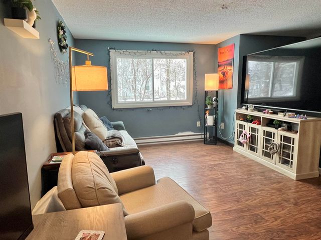 206 Calef Road, Manchester, NH 03103