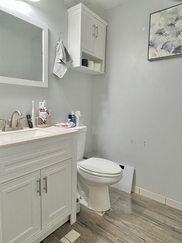 206 Calef Road, Manchester, NH 03103