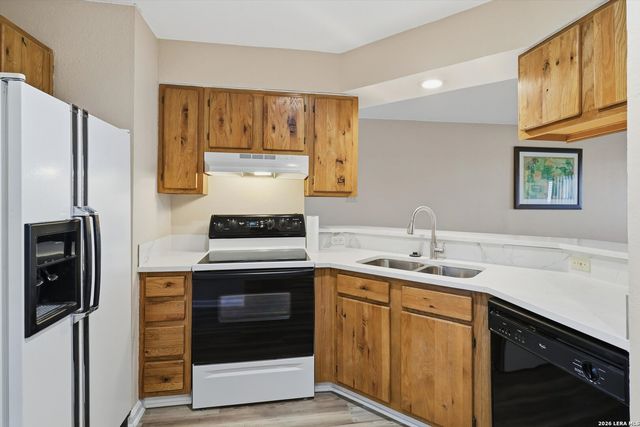 1256 Cougar Dr Apt 6, Canyon Lake, TX 78133