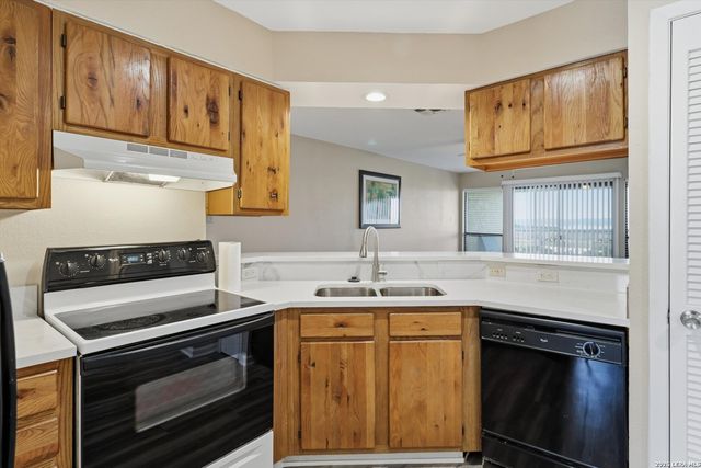 1256 Cougar Dr Apt 6, Canyon Lake, TX 78133