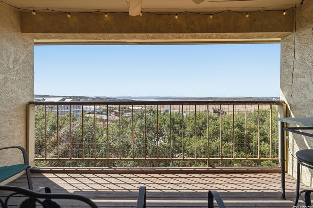 1256 Cougar Dr Apt 6, Canyon Lake, TX 78133