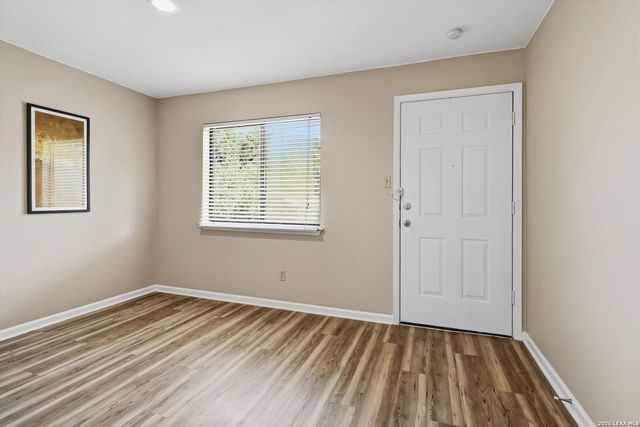 1256 Cougar Dr Apt 6, Canyon Lake, TX 78133