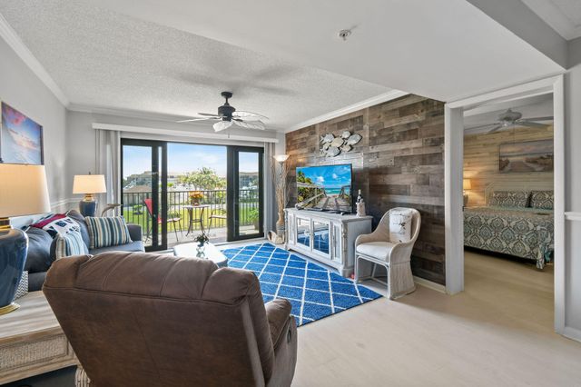 601 Seafarer Circle 304, Jupiter, FL 33477